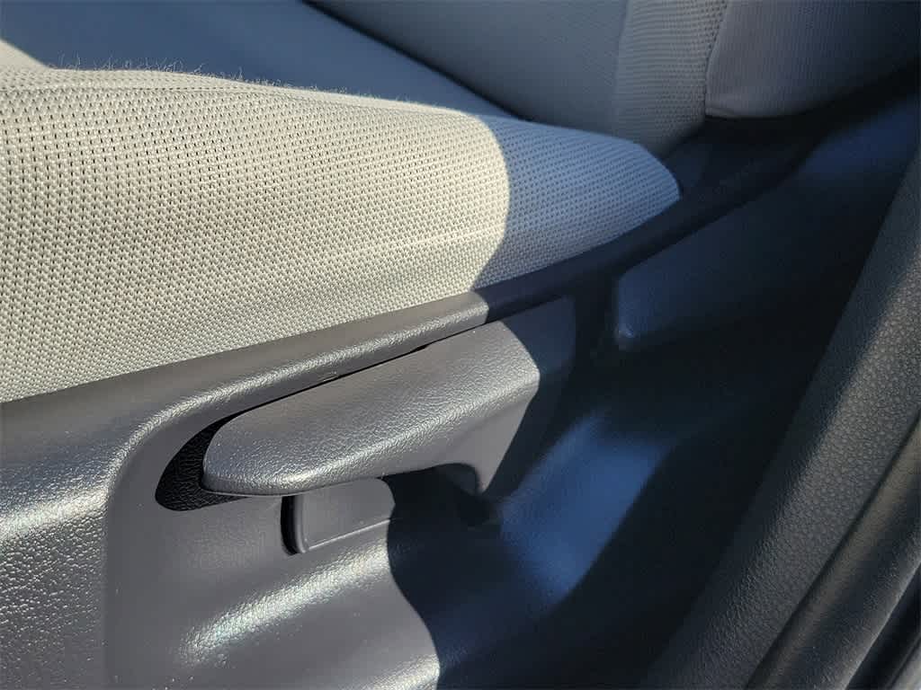 2023 Toyota Corolla Cross L 27