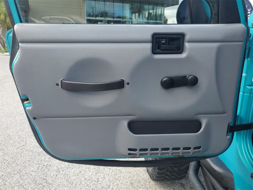 Thumbnail: 1998 Jeep Wrangler - 15