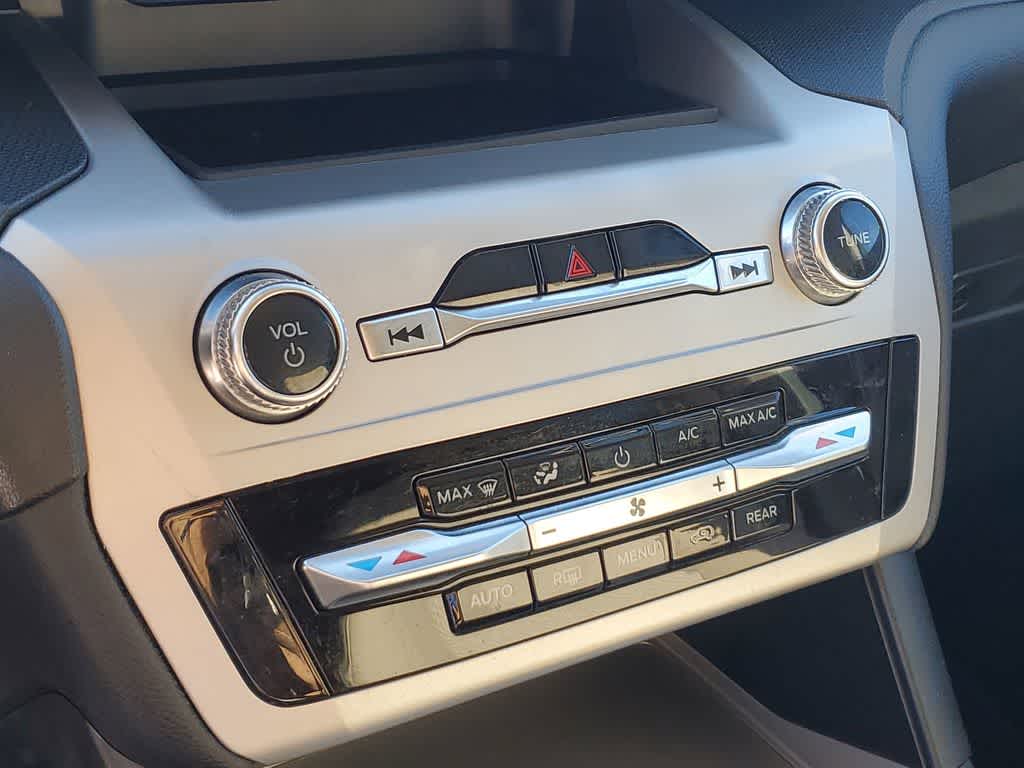 Thumbnail: 2022 Ford Explorer - 28