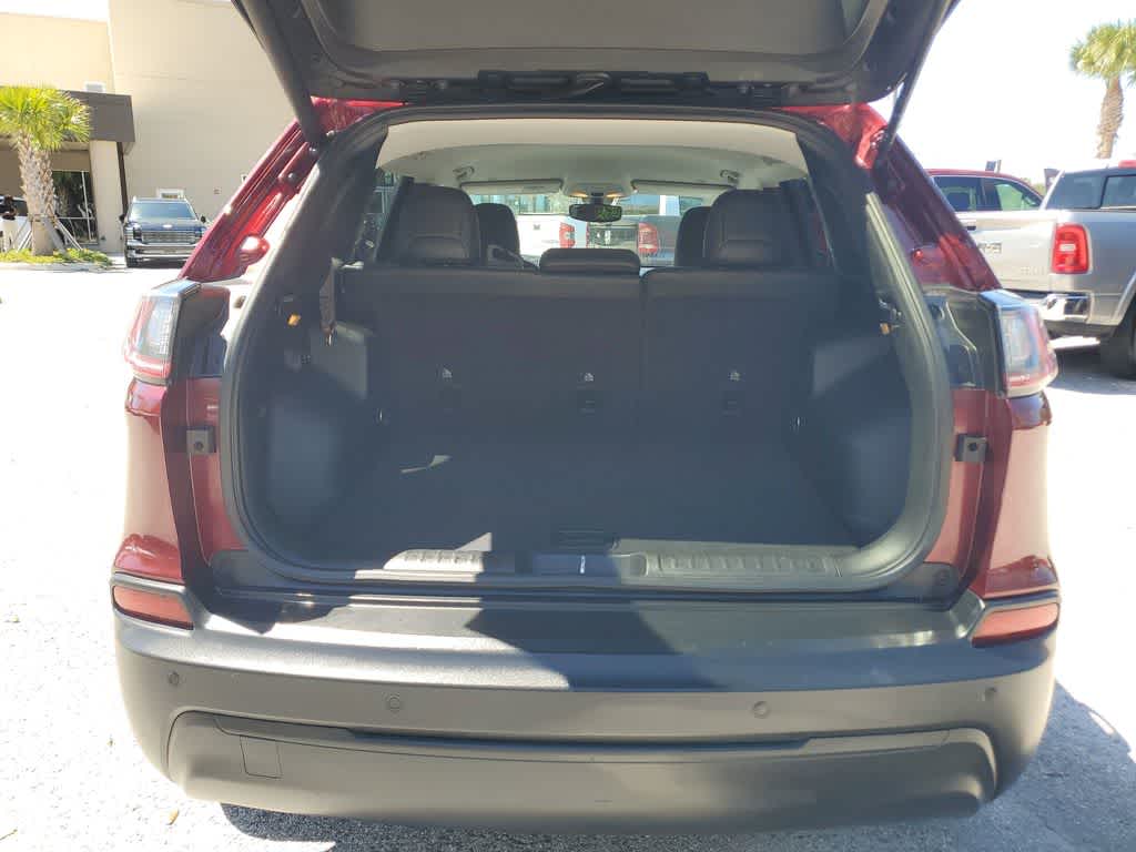 Thumbnail: 2019 Jeep Cherokee - 8