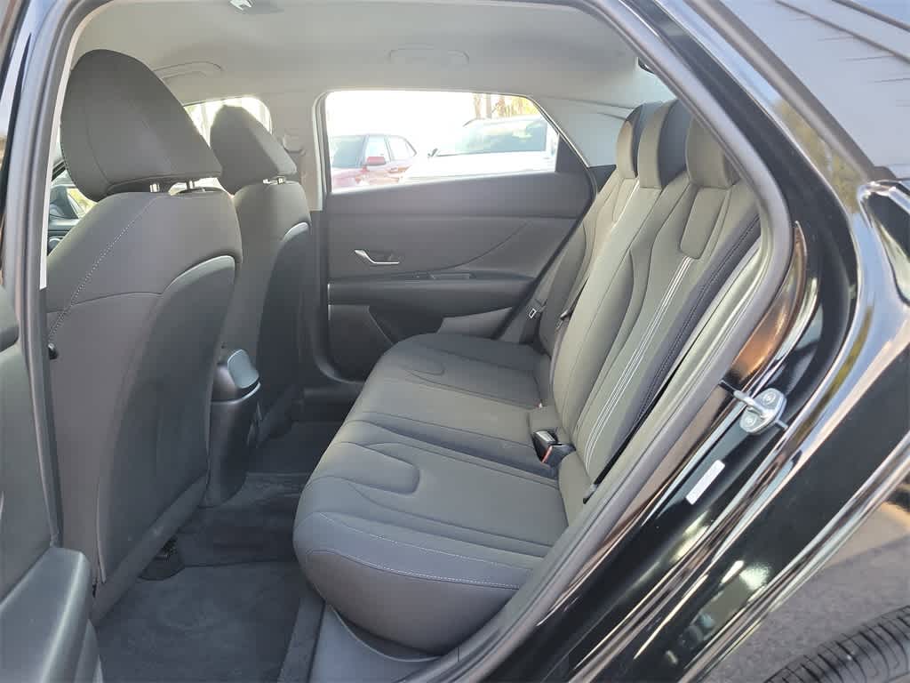 Thumbnail: 2023 Hyundai Elantra - 10