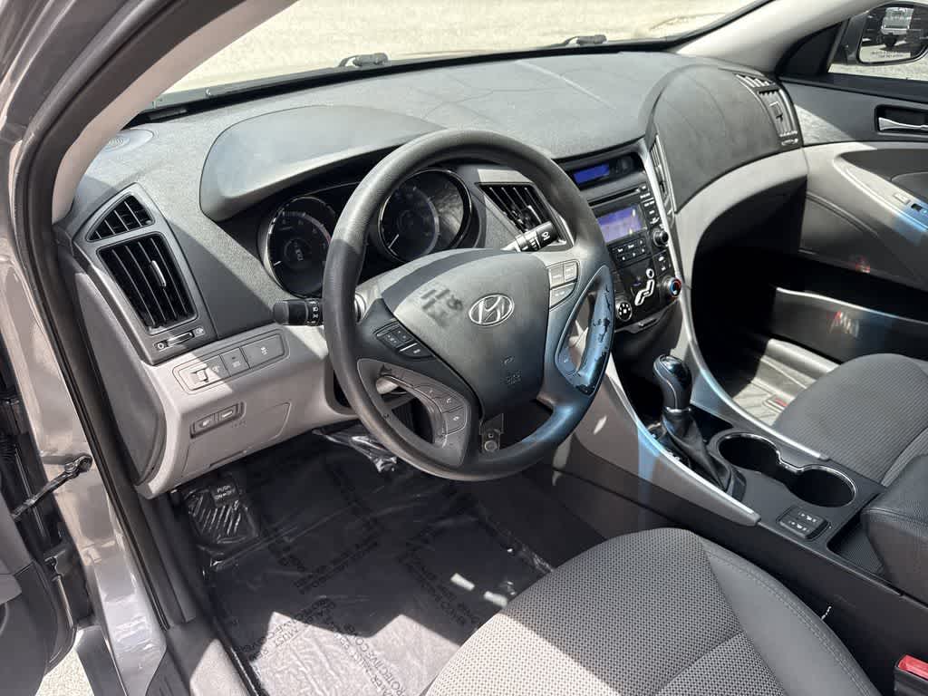 Thumbnail: 2013 Hyundai Sonata - 21