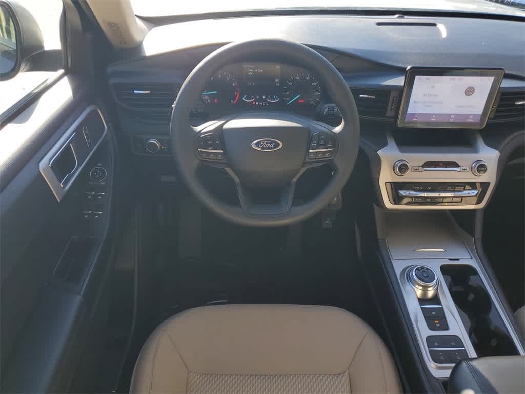 Thumbnail: 2022 Ford Explorer - 14