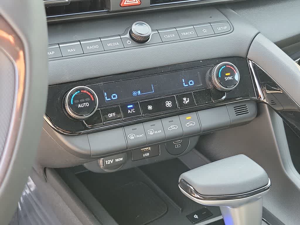 Thumbnail: 2025 Hyundai Elantra - 25