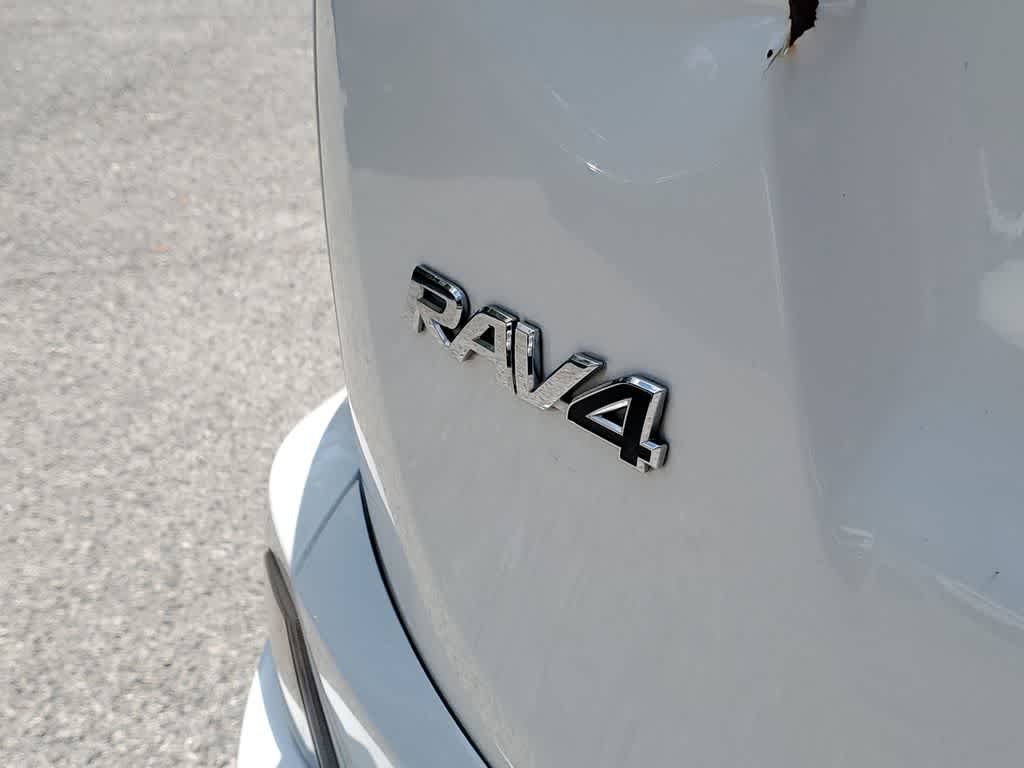 Thumbnail: 2018 Toyota RAV4 - 7