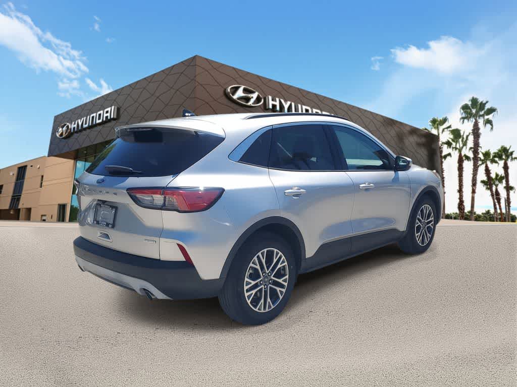 Thumbnail: 2020 Ford Escape - 3