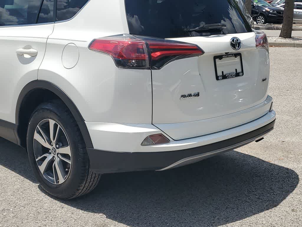 Thumbnail: 2018 Toyota RAV4 - 8