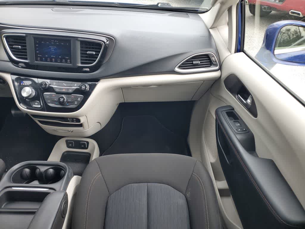 Thumbnail: 2020 Chrysler Pacifica - 12