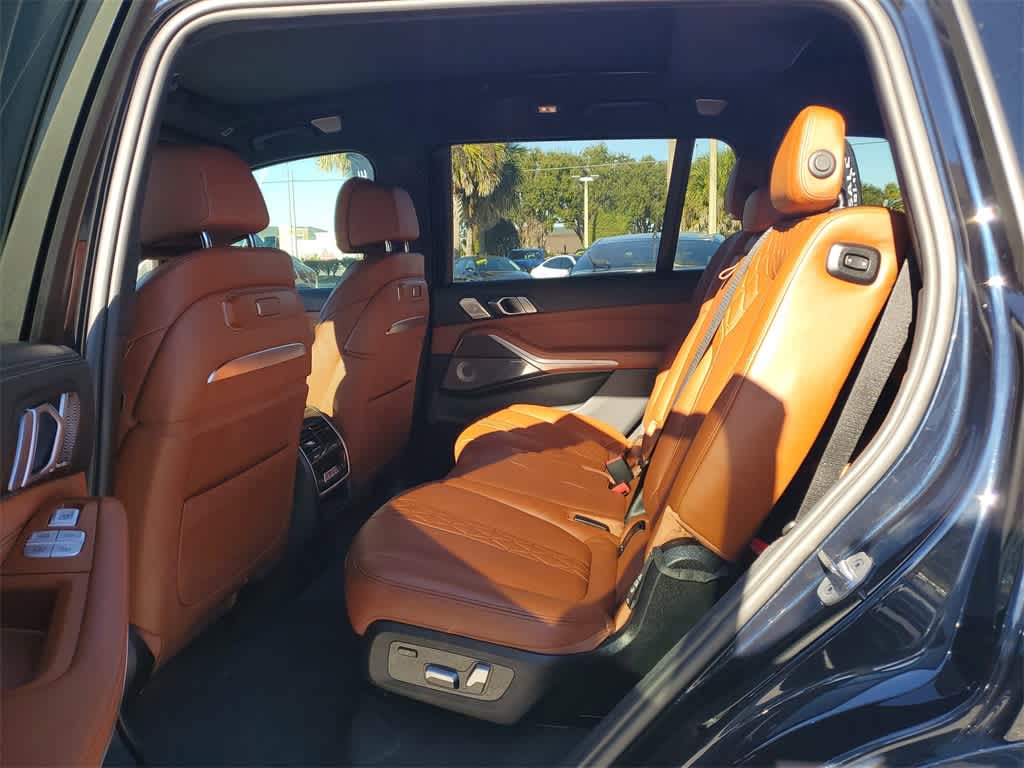 Thumbnail: 2024 BMW X7 - 11