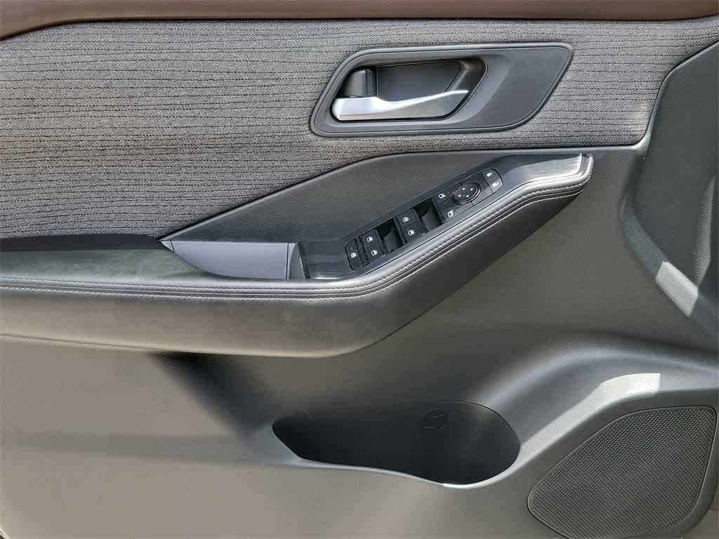 Thumbnail: 2022 Nissan Rogue - 22