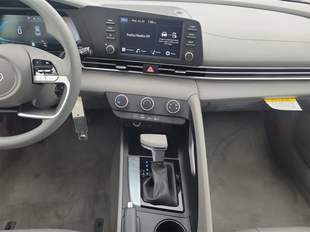 Thumbnail: 2025 Hyundai Elantra - 15