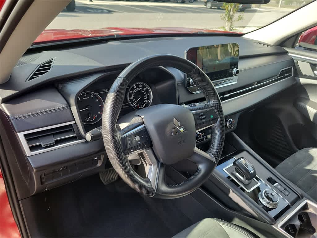 Thumbnail: 2024 Mitsubishi Outlander - 24