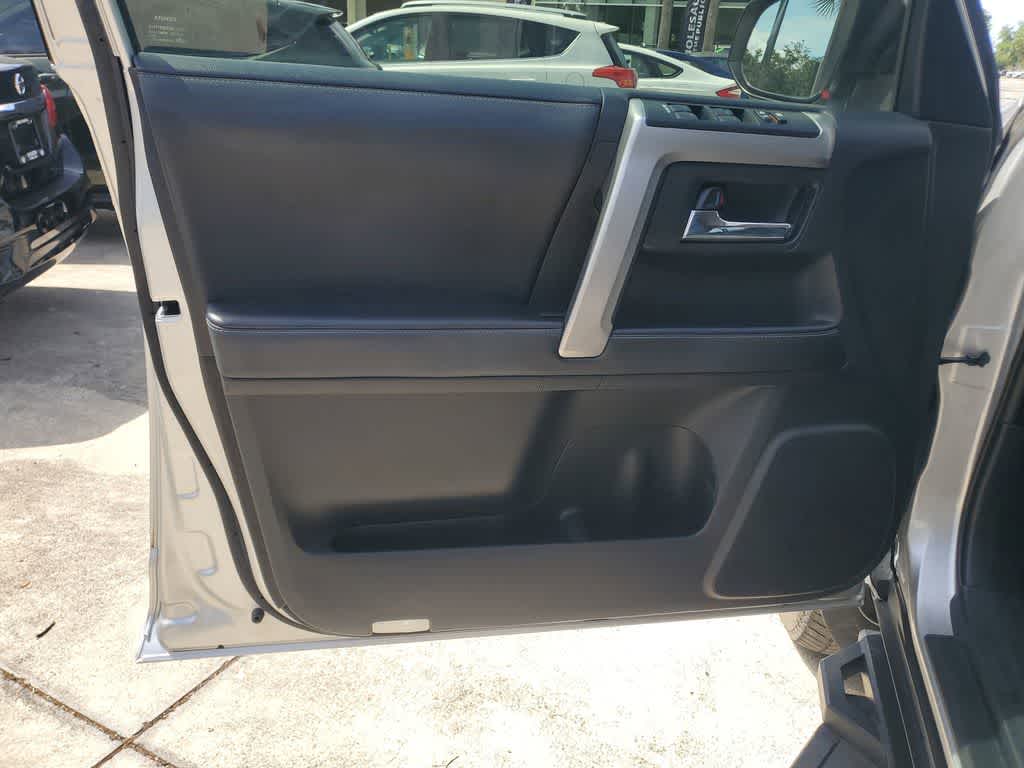 Thumbnail: 2022 Toyota 4Runner - 16