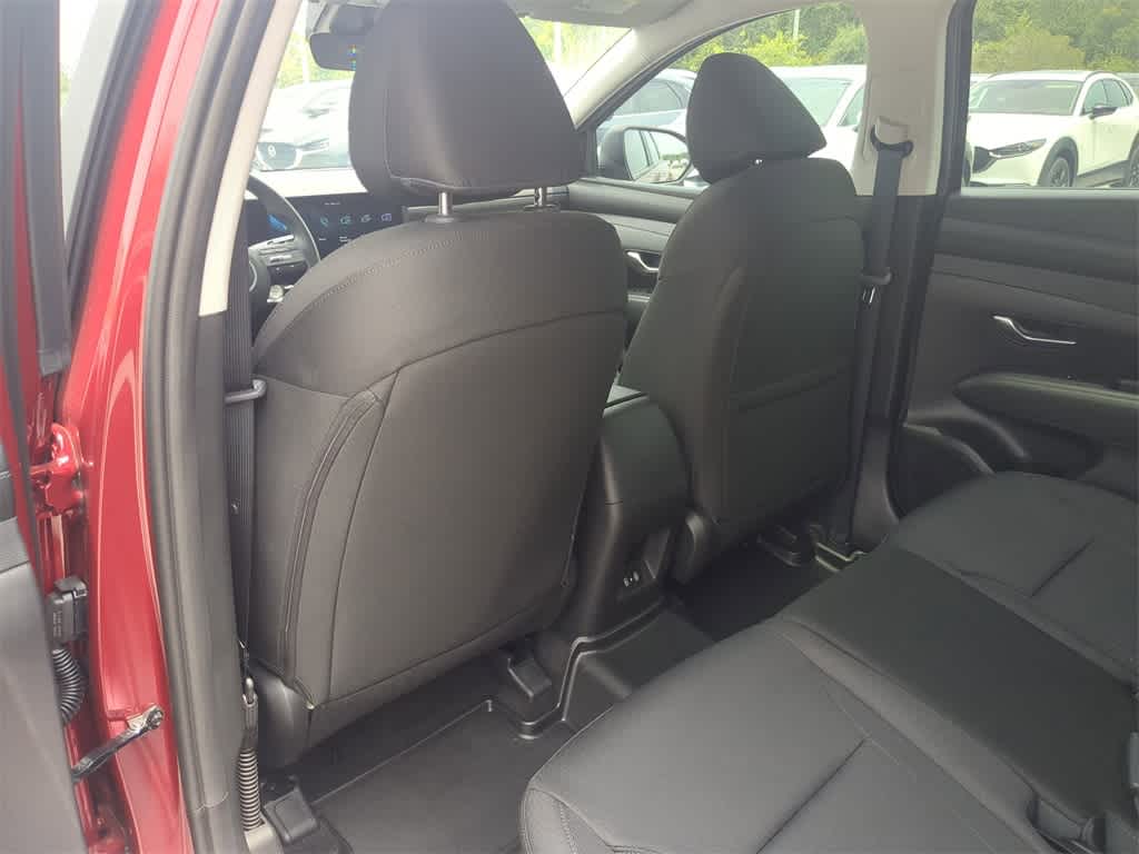 2025 Hyundai Tucson SE 16