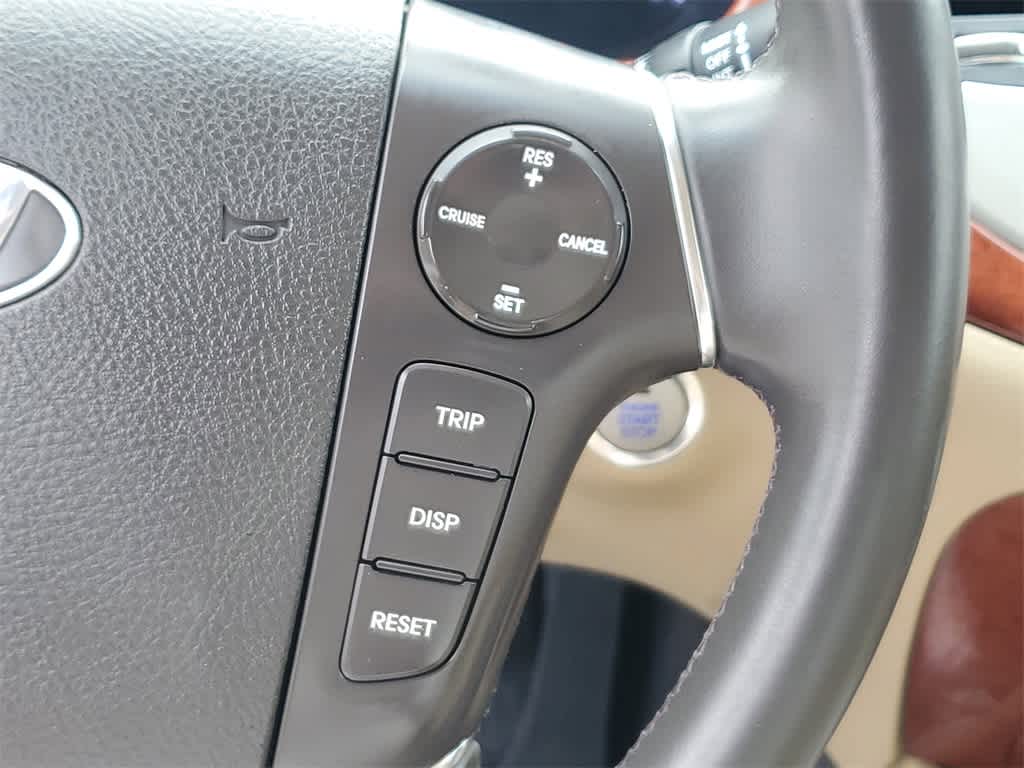 Thumbnail: 2013 Hyundai Genesis - 24