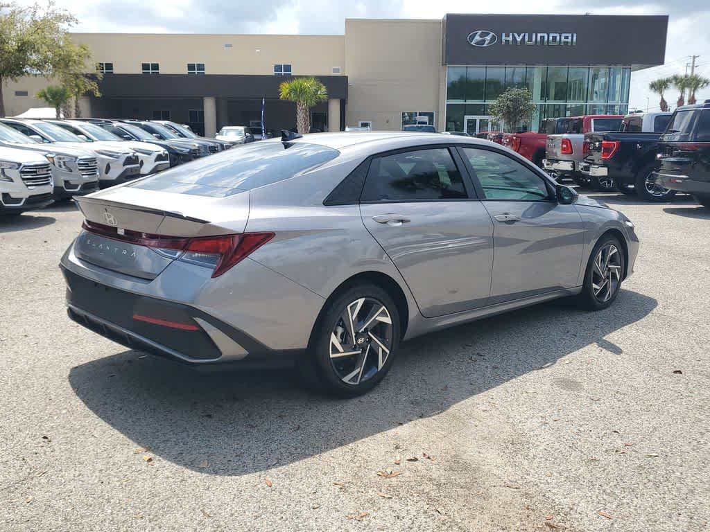 Thumbnail: 2025 Hyundai Elantra - 3