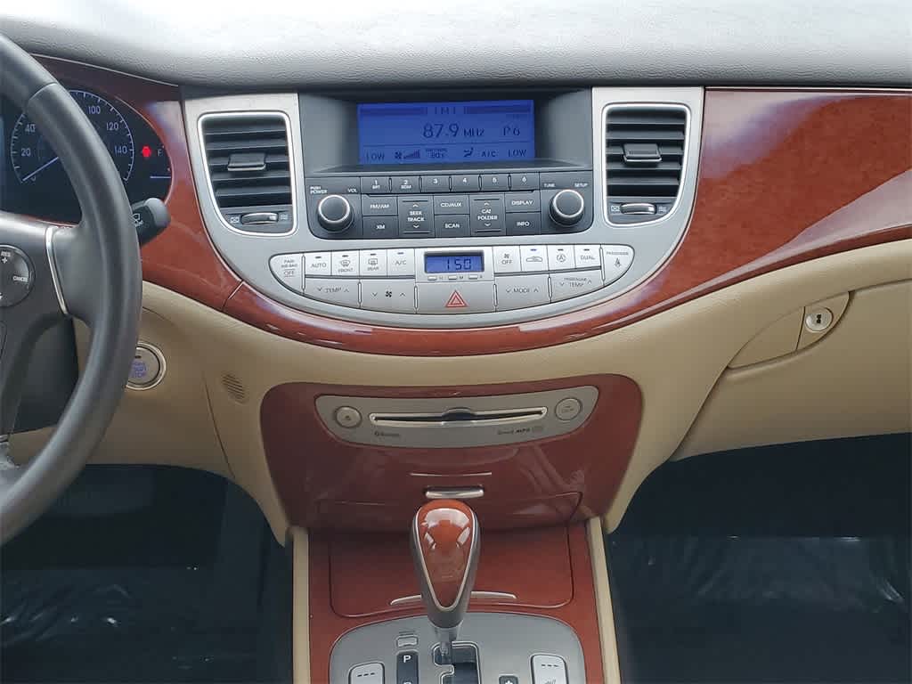 Thumbnail: 2013 Hyundai Genesis - 14