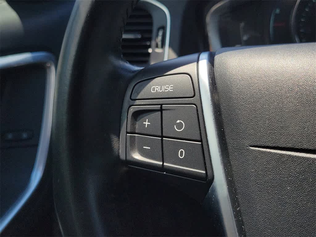 Thumbnail: 2014 Volvo S60 - 29