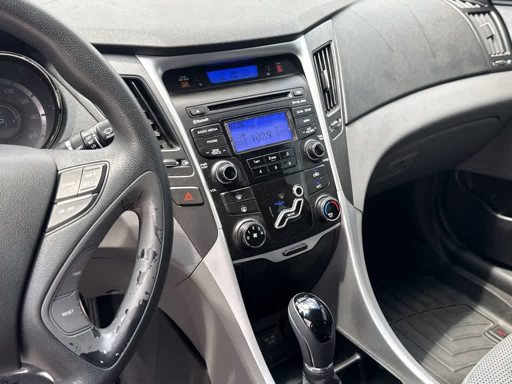 Thumbnail: 2013 Hyundai Sonata - 30