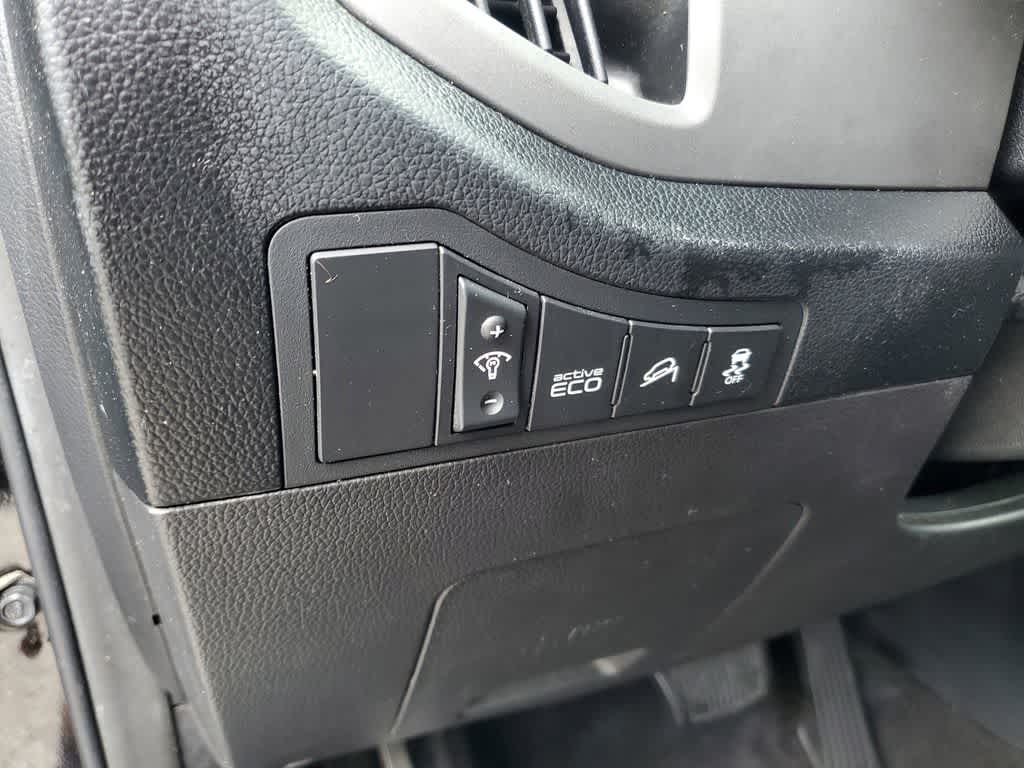 Thumbnail: 2015 Kia Sportage - 19