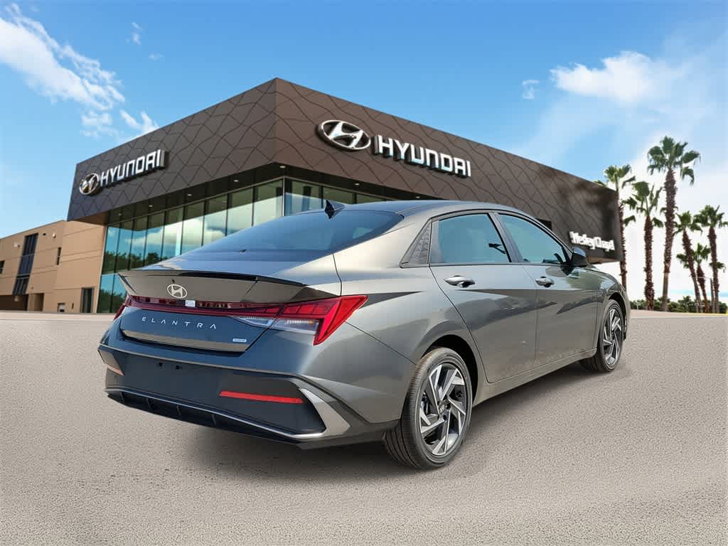 Thumbnail: 2025 Hyundai Elantra - 3