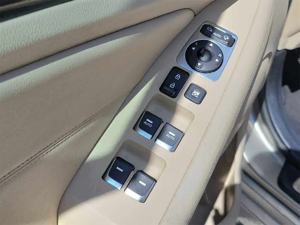 2015 Kia Cadenza Premium 15