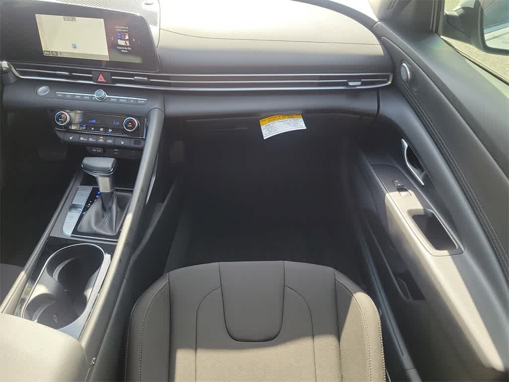 Thumbnail: 2025 Hyundai Elantra - 14
