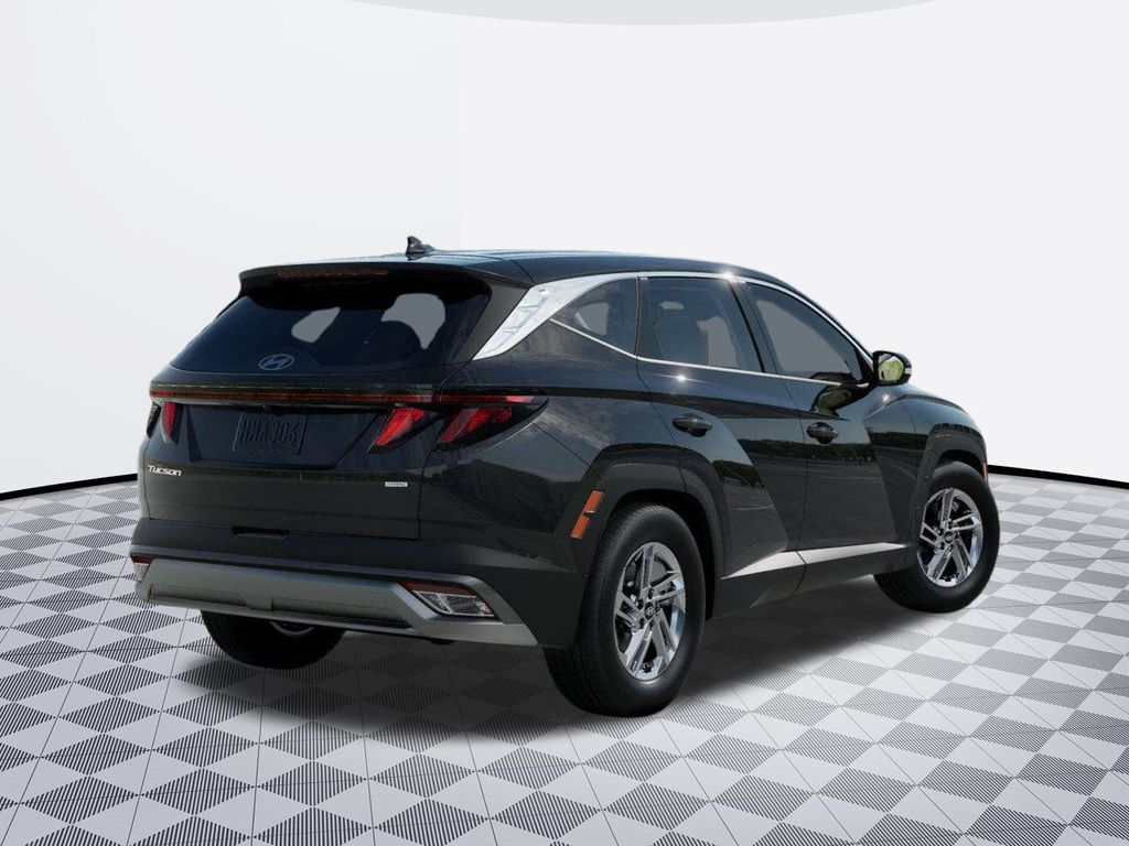 2026 Hyundai Tucson SE photo 4