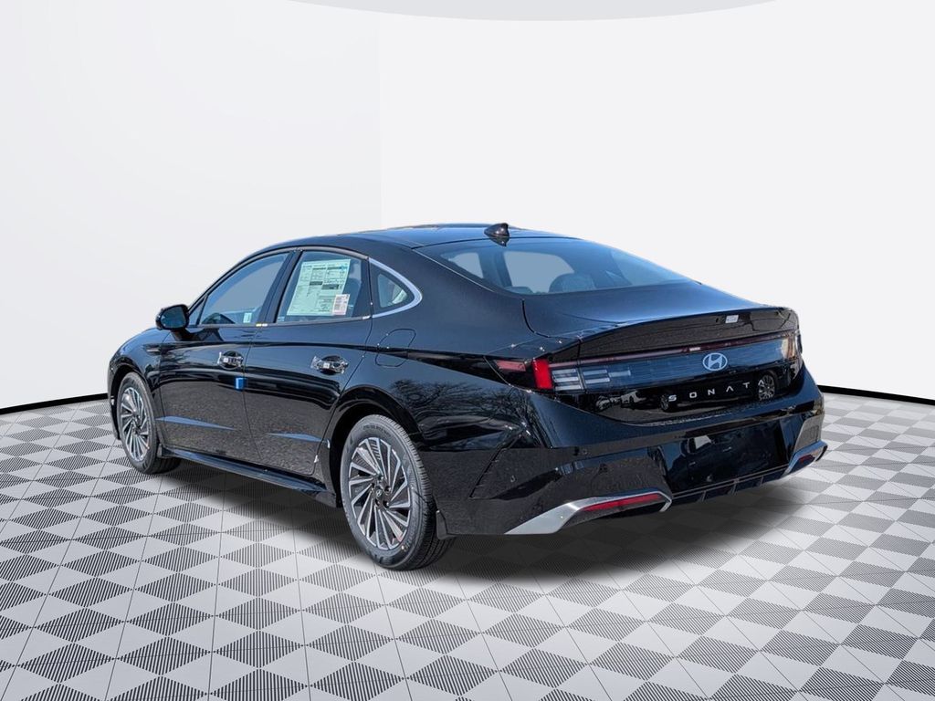 2025 Hyundai Sonata Hybrid Limited photo 3
