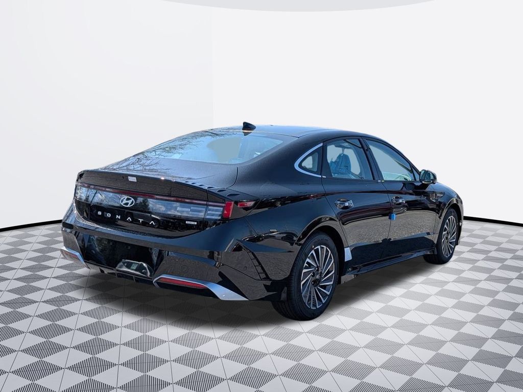 2025 Hyundai Sonata Hybrid Limited photo 4