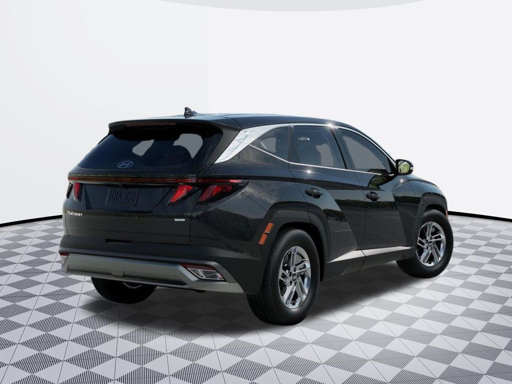 2026 Hyundai Tucson SE photo 4