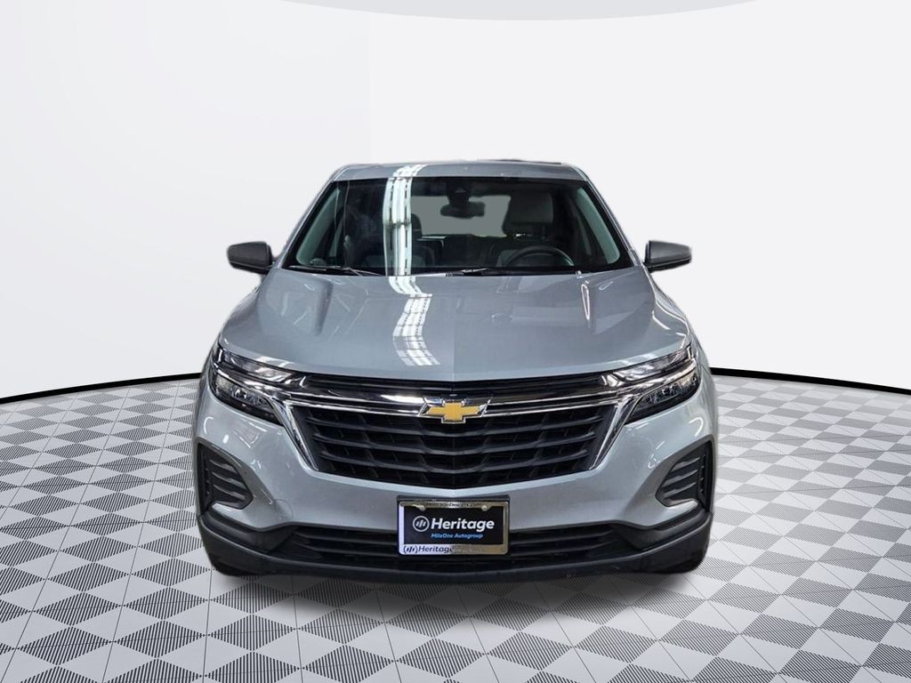 2023 Chevrolet Equinox LS photo 2