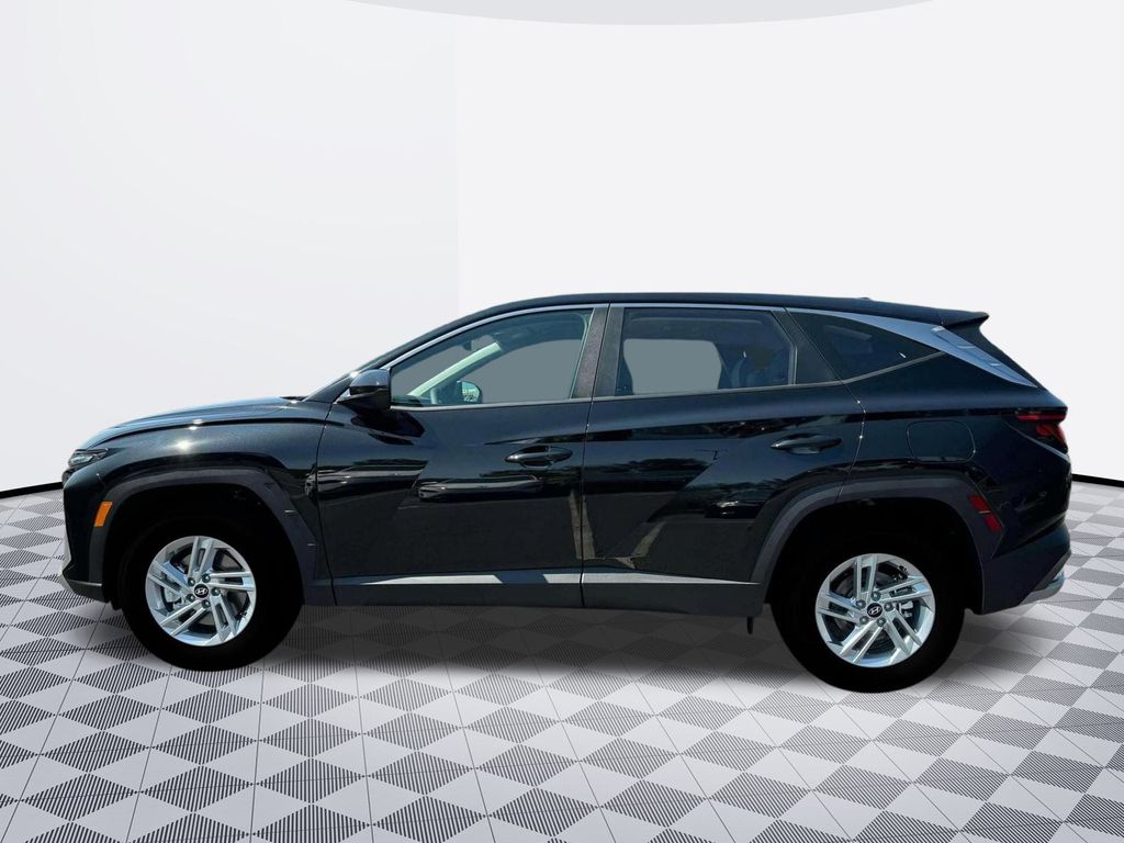 2025 Hyundai Tucson SE photo 3