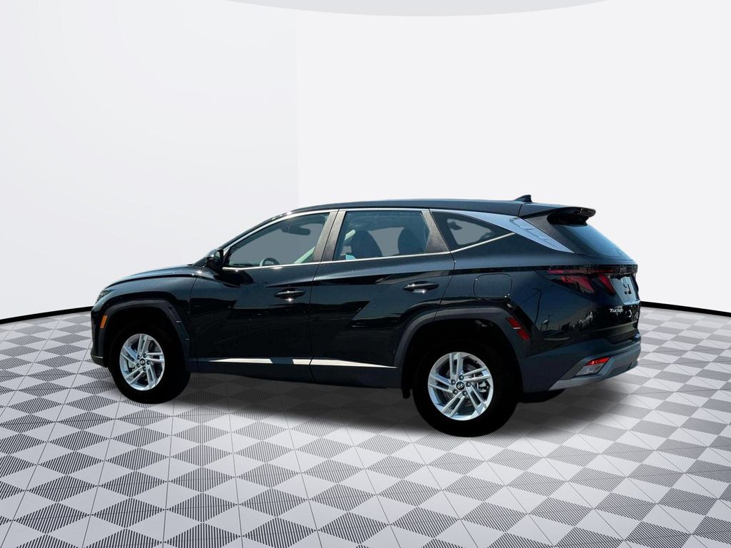 2025 Hyundai Tucson SE photo 4