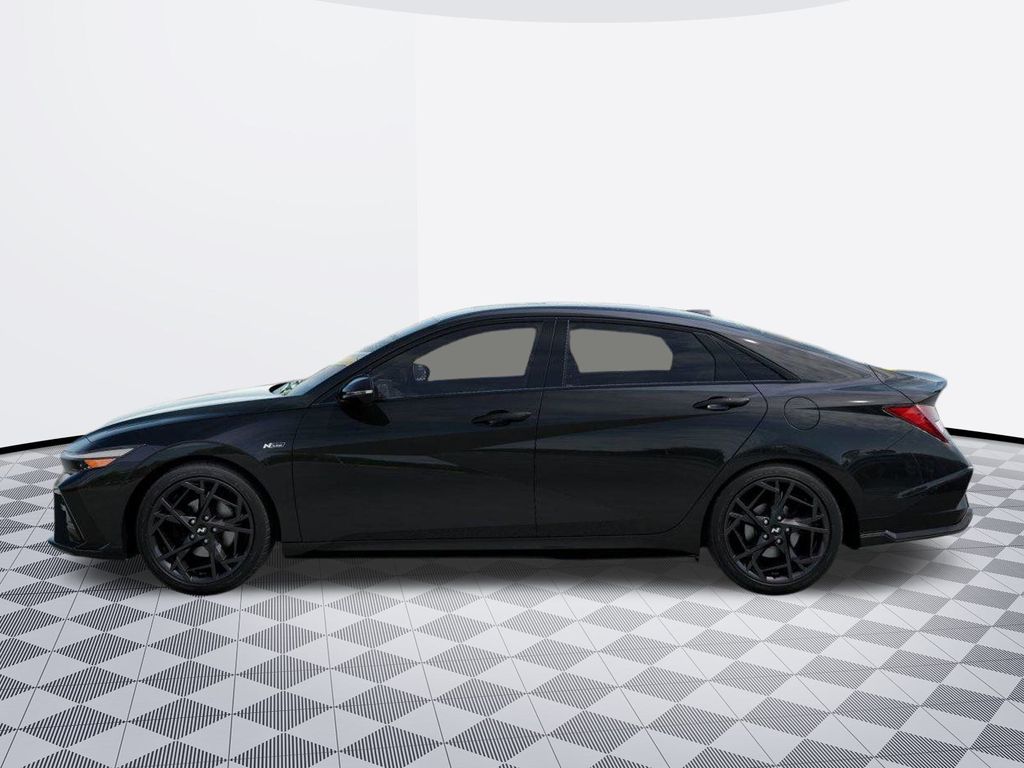 2025 Hyundai Elantra N Line photo 3