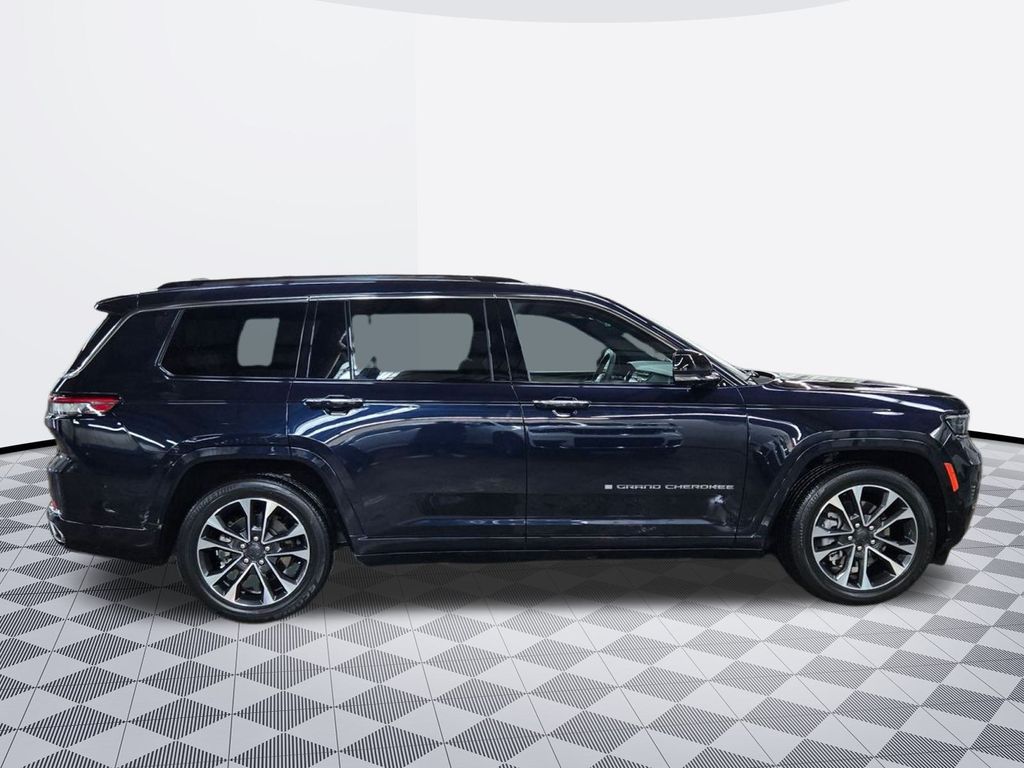 2023 Jeep Grand Cherokee Overland photo 3