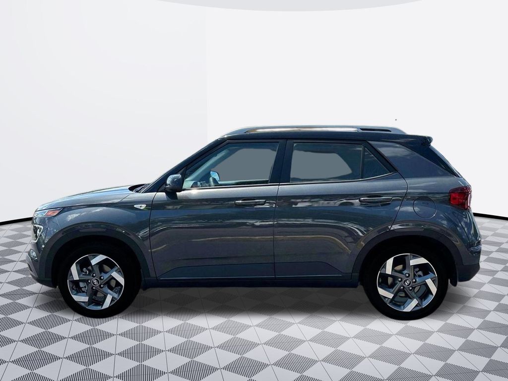 2025 Hyundai Venue Limited photo 3