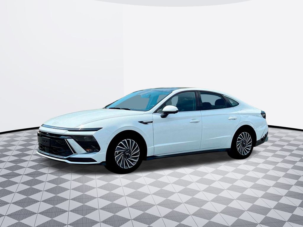 2025 Hyundai Sonata Hybrid Limited photo 2