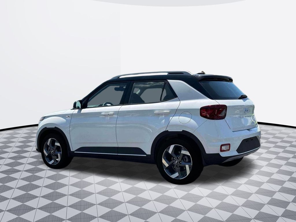 2025 Hyundai Venue Limited photo 4