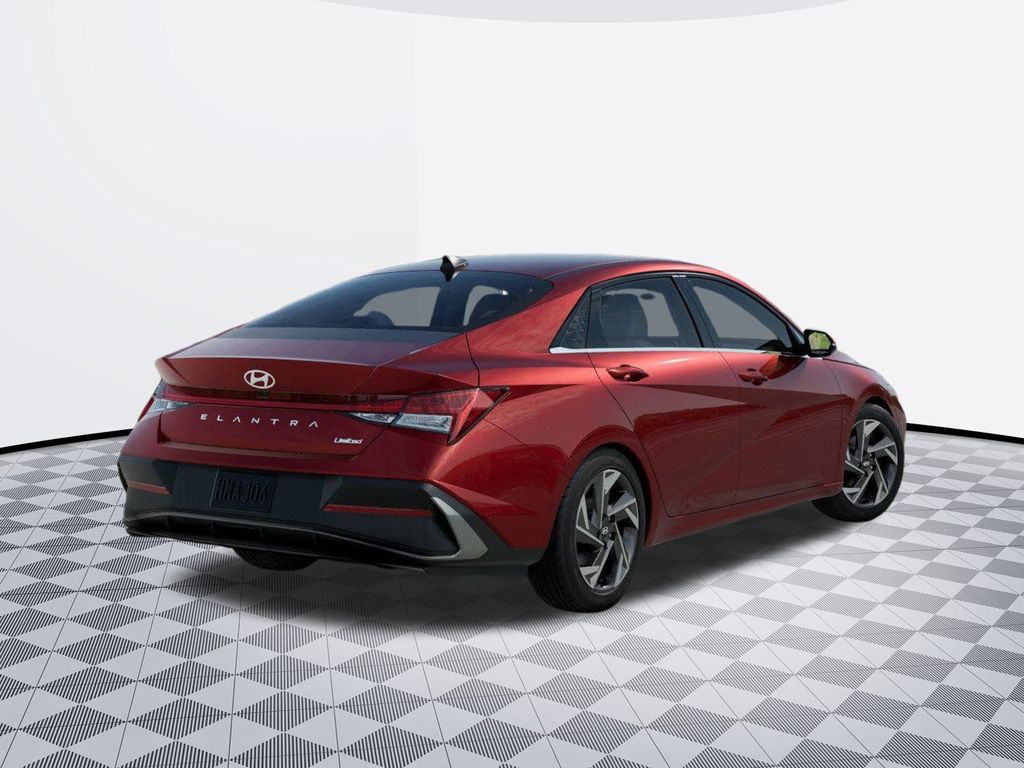 2025 Hyundai Elantra Limited photo 4