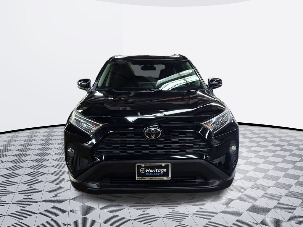 2019 Toyota RAV4 XLE Premium photo 2