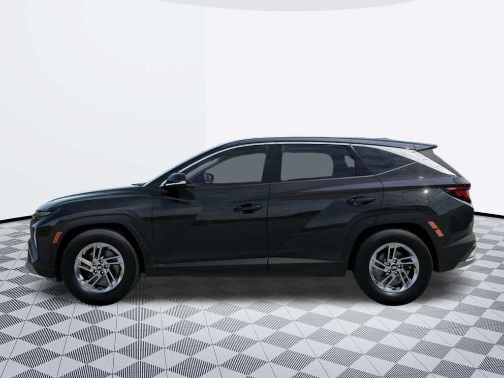 2026 Hyundai Tucson SE photo 3