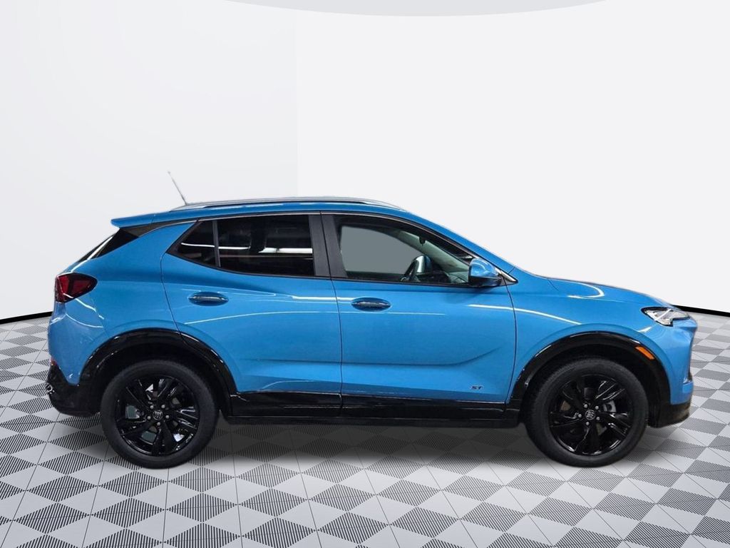 2025 Buick Encore GX Sport Touring photo 4