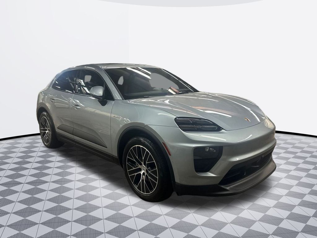 2025 Porsche Macan Electric 4 photo 3