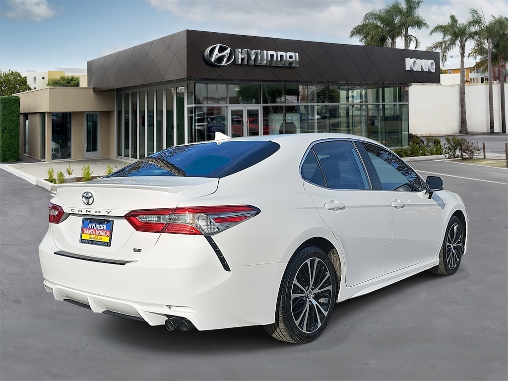 Used 2019 Toyota Camry SE Sedan