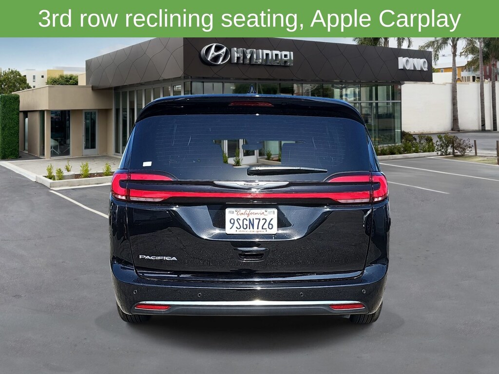 Used 2025 Chrysler Pacifica Select Minivan/Van