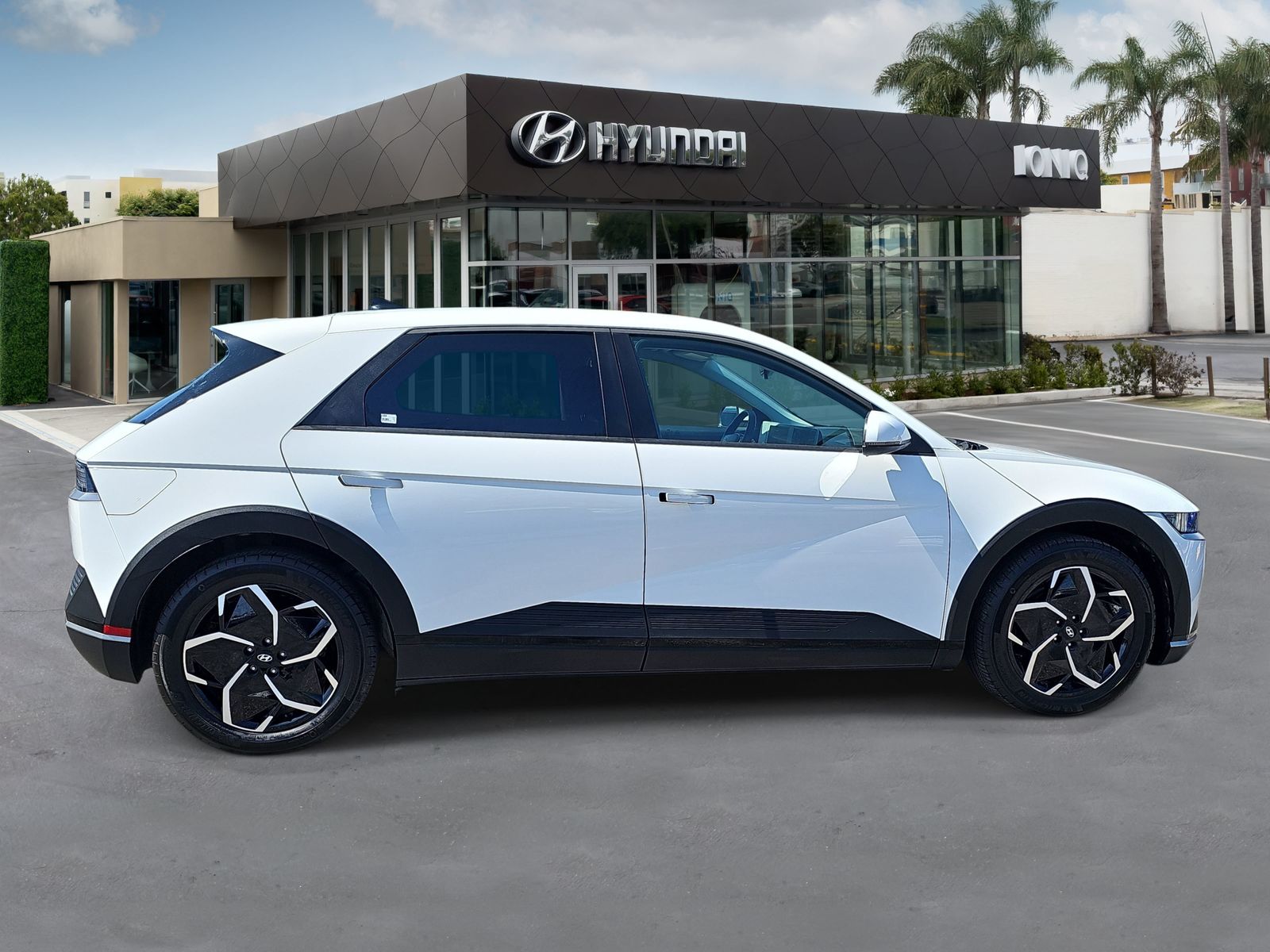 Certified 2024 Hyundai IONIQ 5 SE with VIN KM8KM4DEXRU289559 for sale in Santa Monica, CA