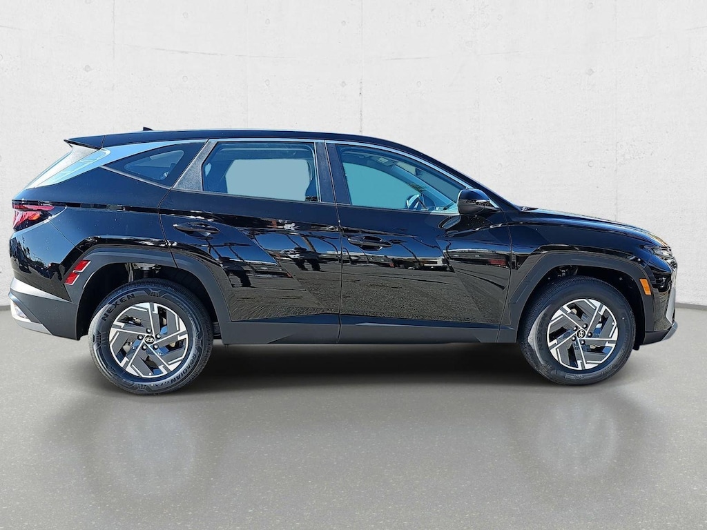 New 2026 Hyundai Tucson Hybrid Blue SE SUV