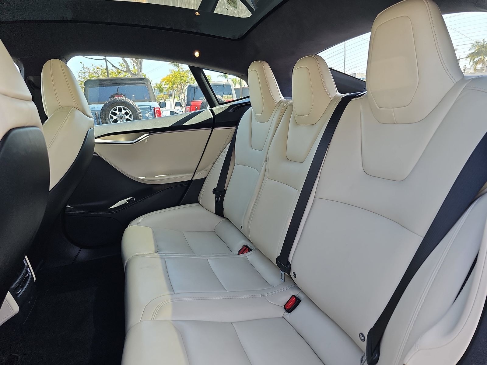 2020 Tesla Model S Long Range - Photo 14