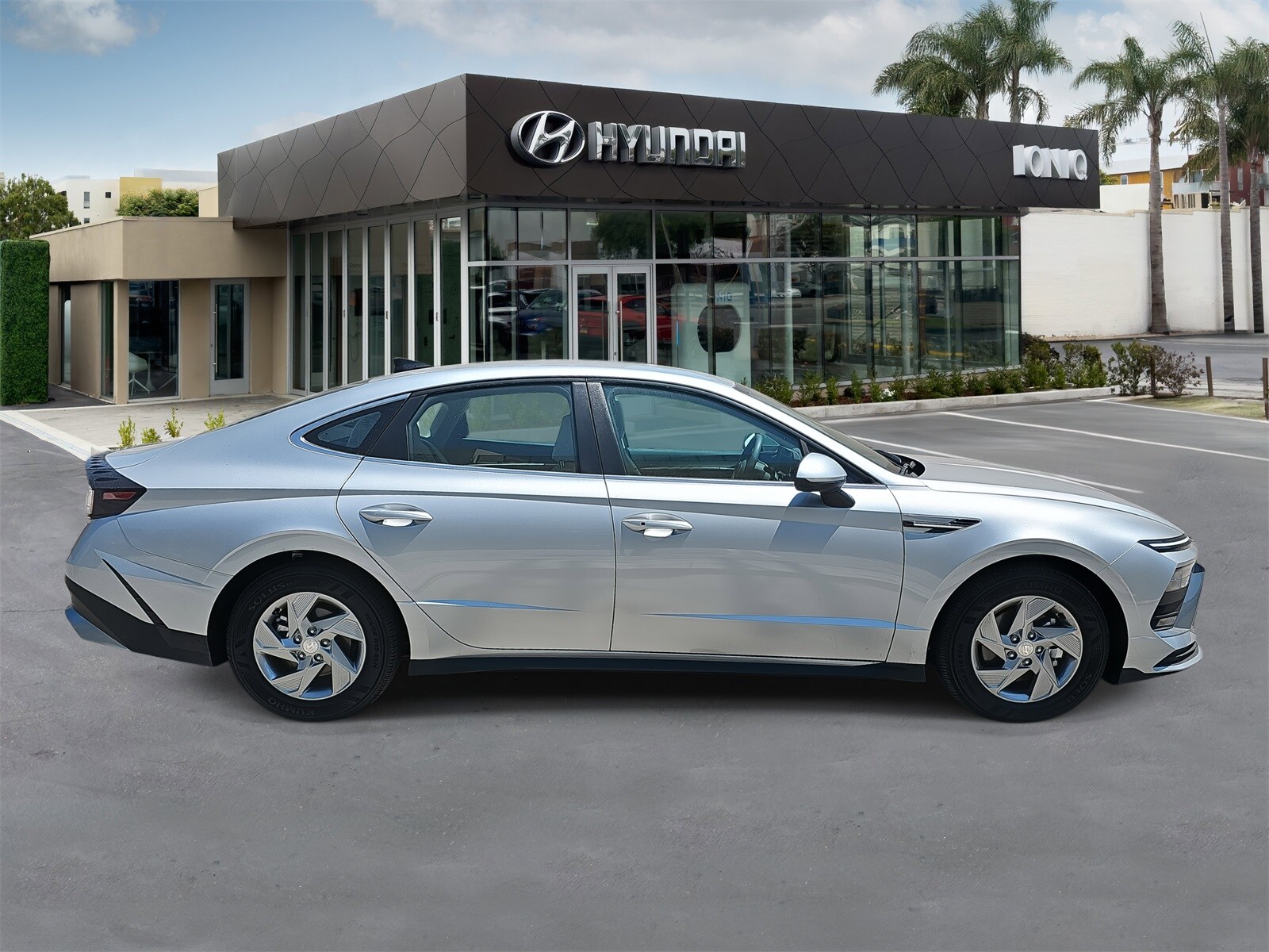 2025 Hyundai Sonata SE photo 2